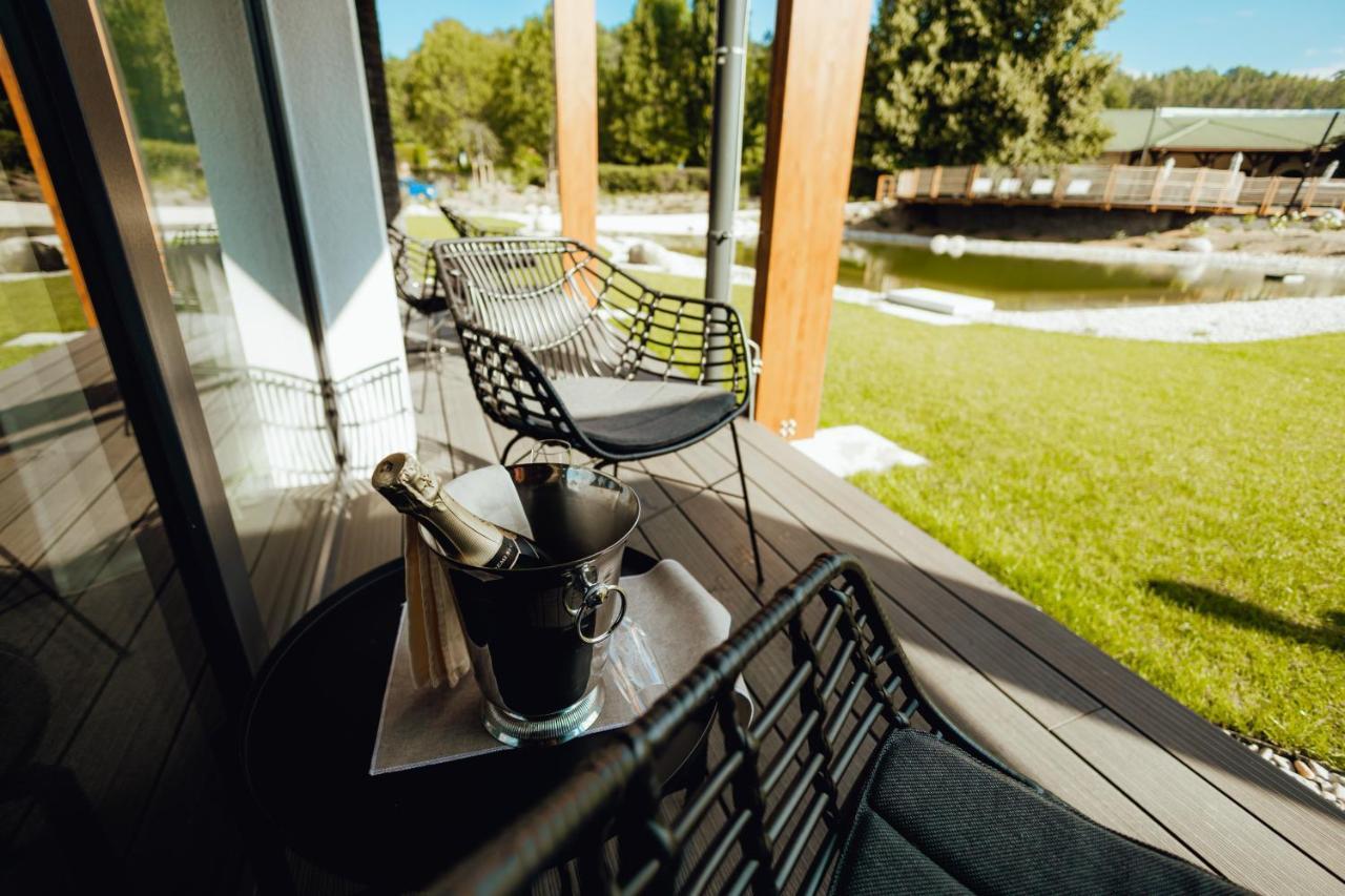 Hotel Resort Lovecka Basta Страконіце Екстер'єр фото