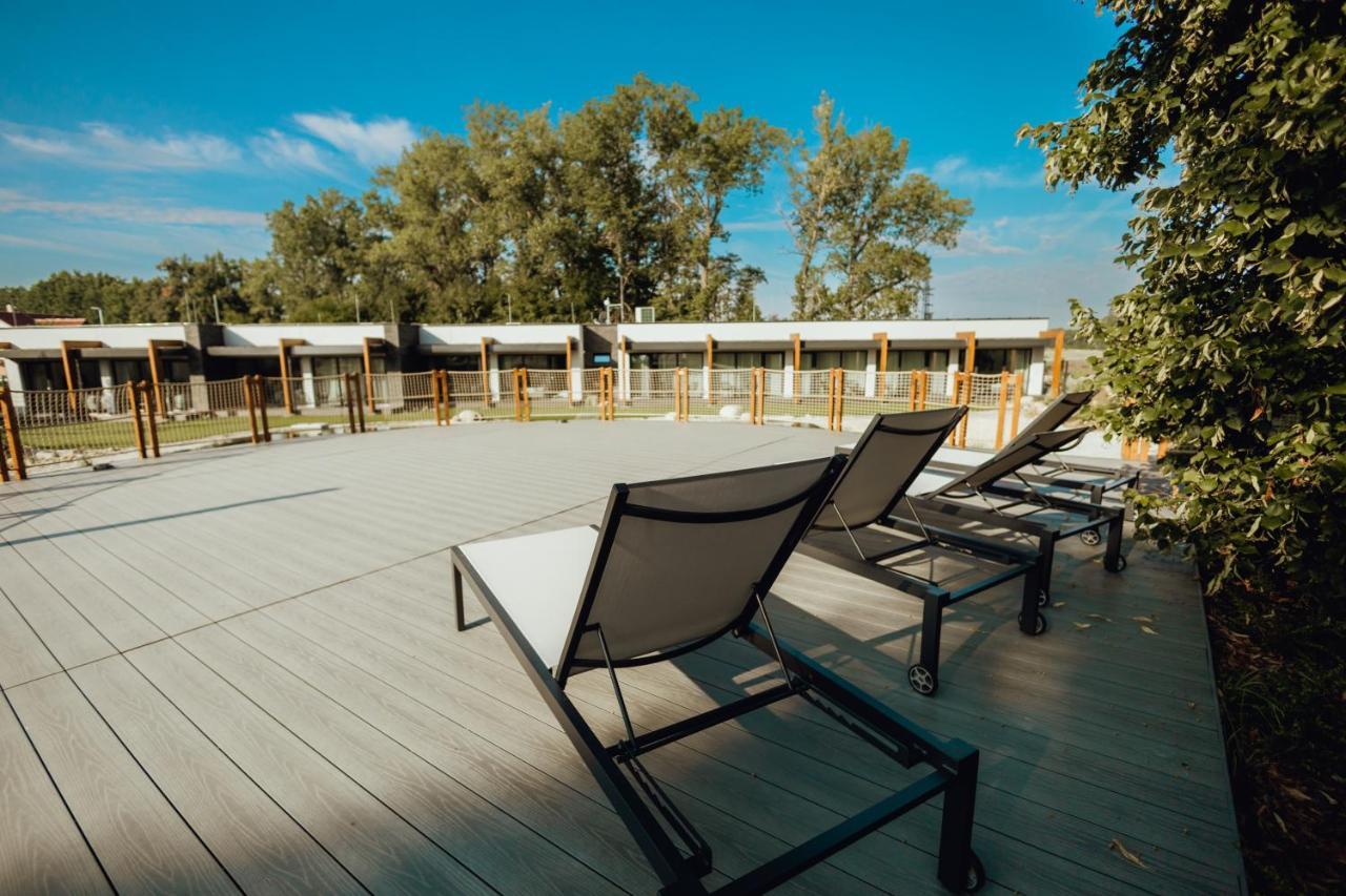 Hotel Resort Lovecka Basta Страконіце Екстер'єр фото