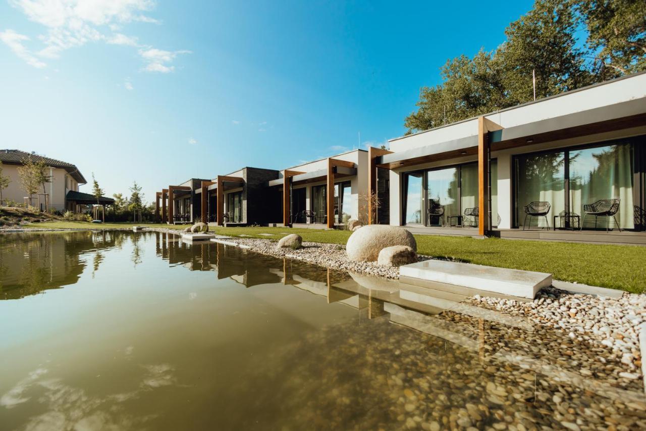Hotel Resort Lovecka Basta Страконіце Екстер'єр фото